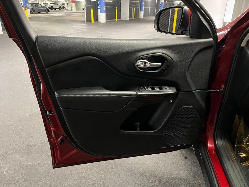 used 2014 Jeep Cherokee car, priced at $12,500