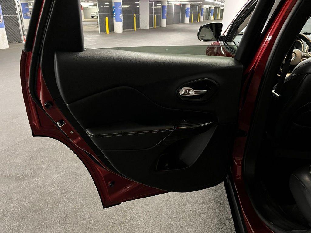 used 2014 Jeep Cherokee car, priced at $12,500