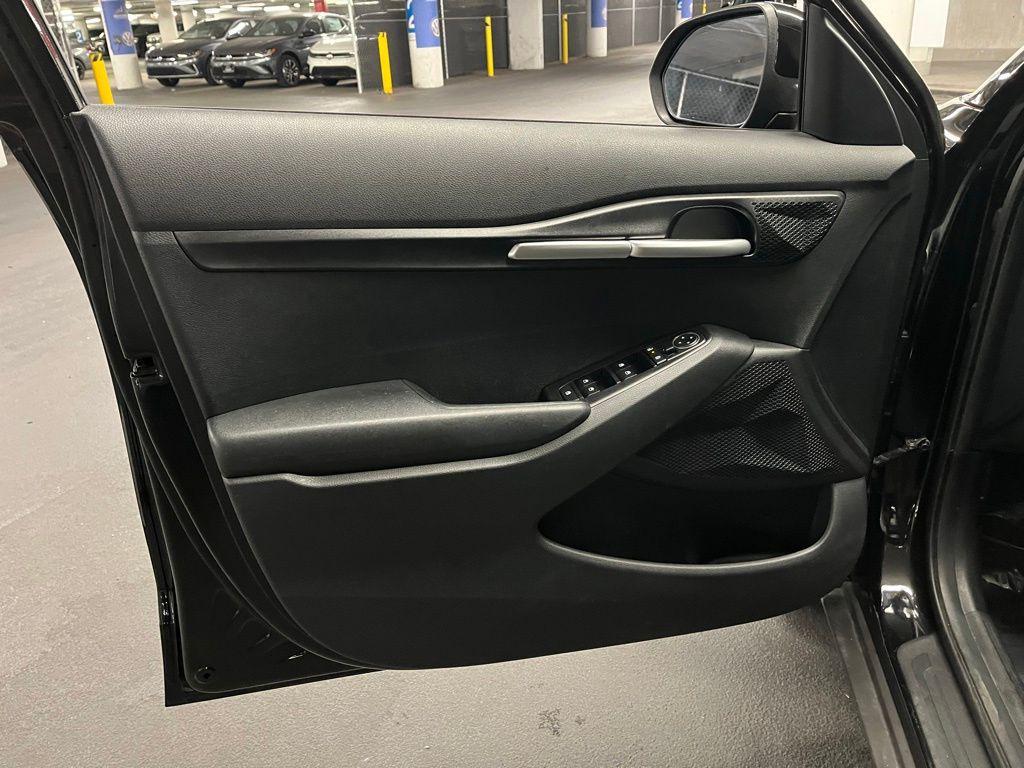 used 2024 Kia Seltos car, priced at $21,000