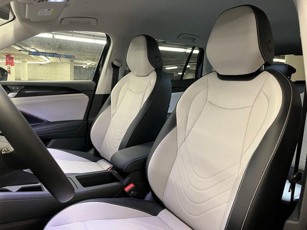 new 2025 Volkswagen Tiguan car, priced at $33,808