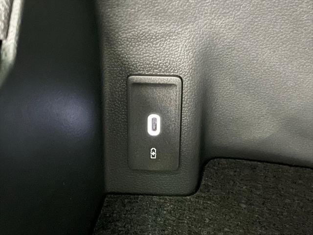 new 2025 Volkswagen Atlas car, priced at $44,871
