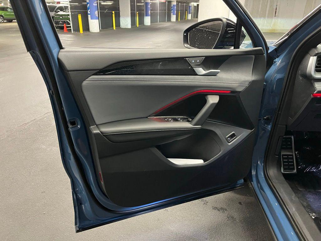 new 2025 Volkswagen Tiguan car, priced at $39,310