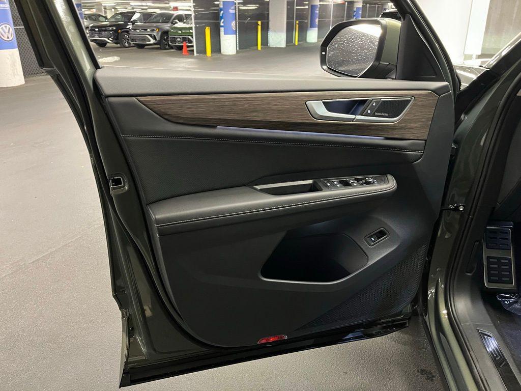 new 2026 Volkswagen Atlas car, priced at $56,715