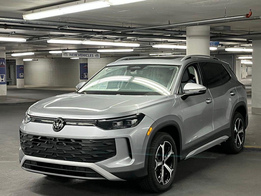 new 2025 Volkswagen Tiguan car, priced at $36,526