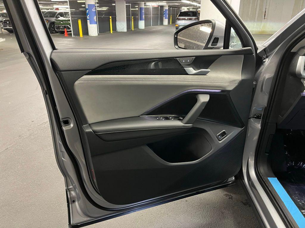 new 2025 Volkswagen Tiguan car, priced at $36,526