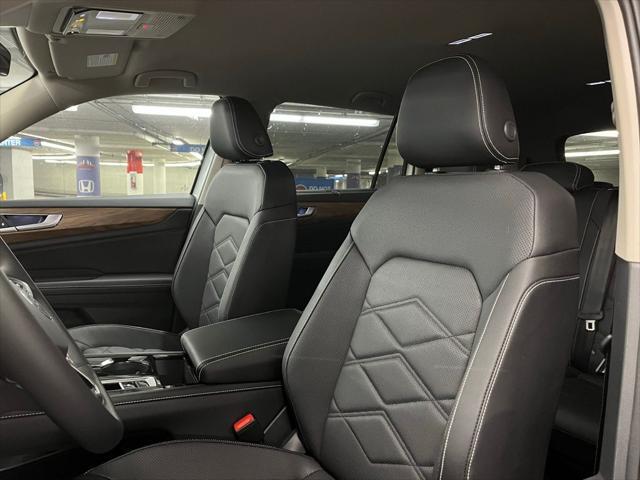 new 2025 Volkswagen Atlas car, priced at $43,289