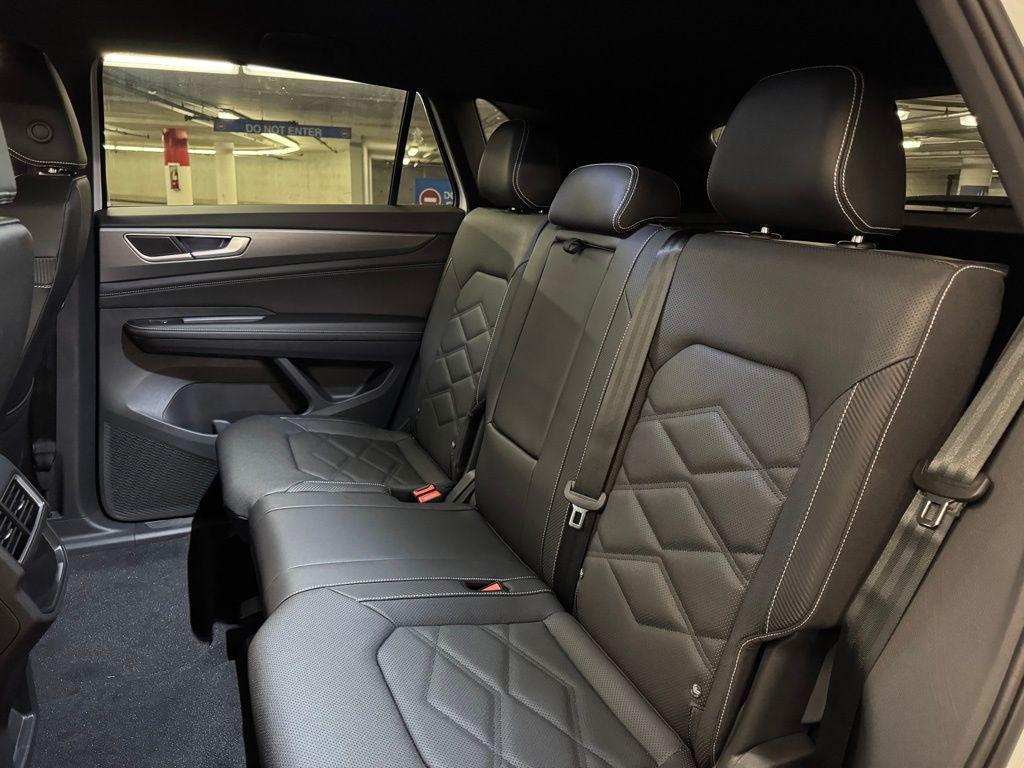 new 2026 Volkswagen Atlas Cross Sport car, priced at $42,231