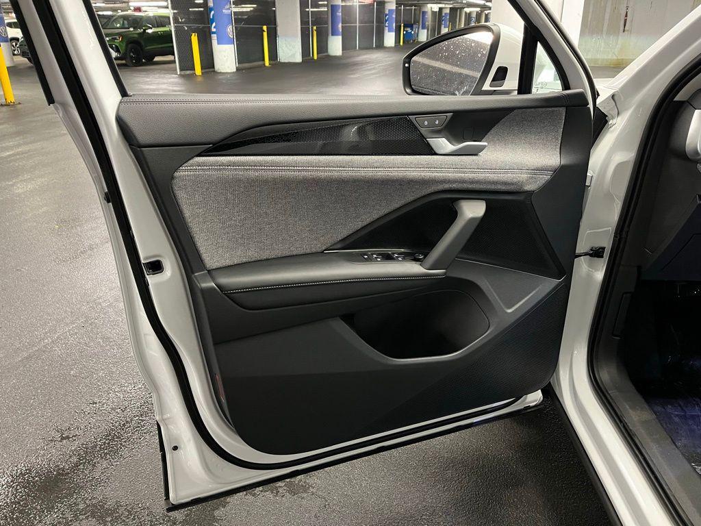 new 2025 Volkswagen Tiguan car, priced at $30,223