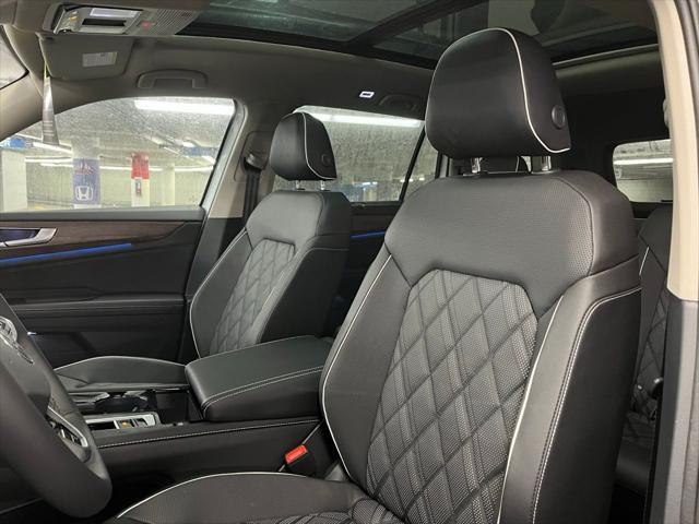new 2025 Volkswagen Atlas car, priced at $53,403
