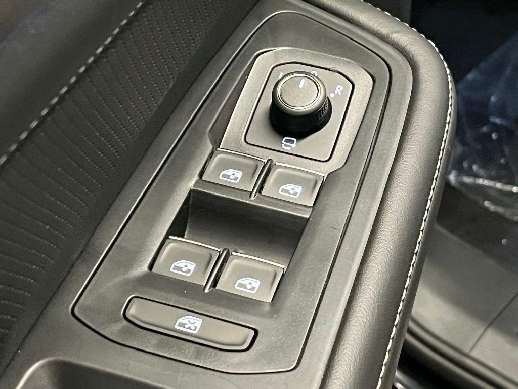 new 2025 Volkswagen Atlas car, priced at $49,264