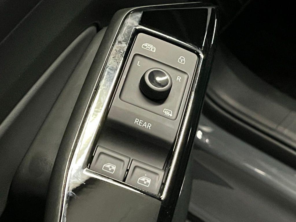 new 2025 Volkswagen ID.4 car, priced at $46,540