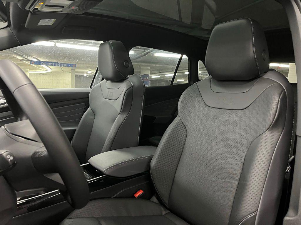 new 2025 Volkswagen ID.4 car, priced at $46,540