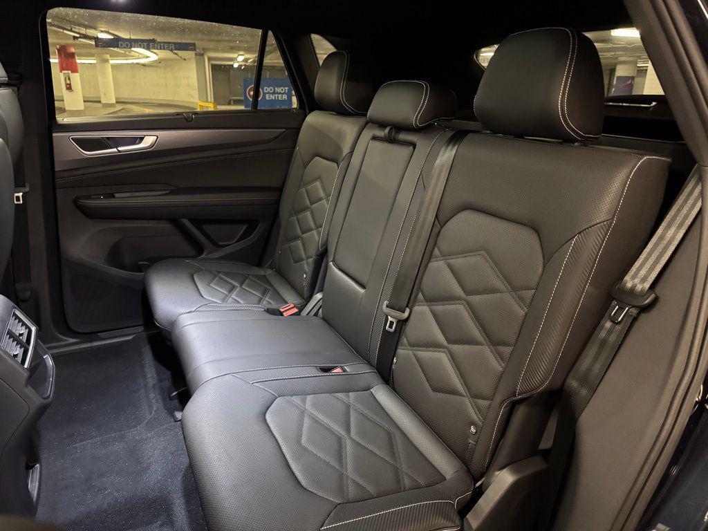 new 2026 Volkswagen Atlas Cross Sport car, priced at $48,102