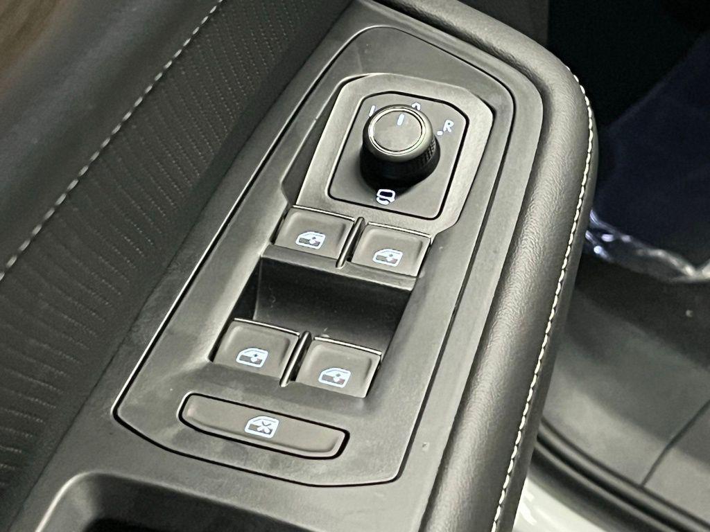 new 2025 Volkswagen Atlas car, priced at $50,343