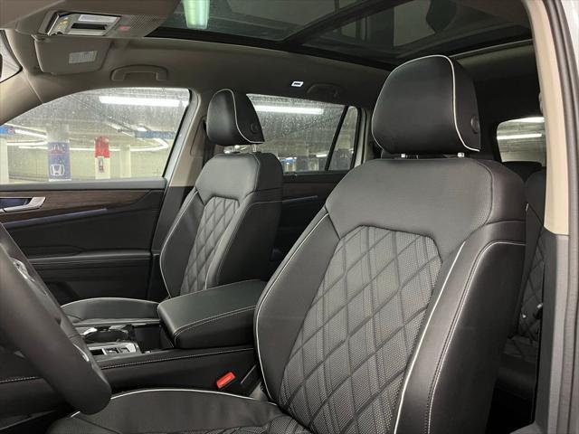 new 2025 Volkswagen Atlas car, priced at $53,343