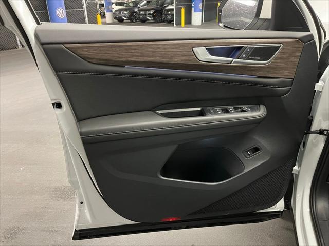 new 2025 Volkswagen Atlas car, priced at $53,343