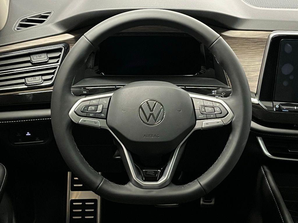 new 2025 Volkswagen Atlas car, priced at $50,343