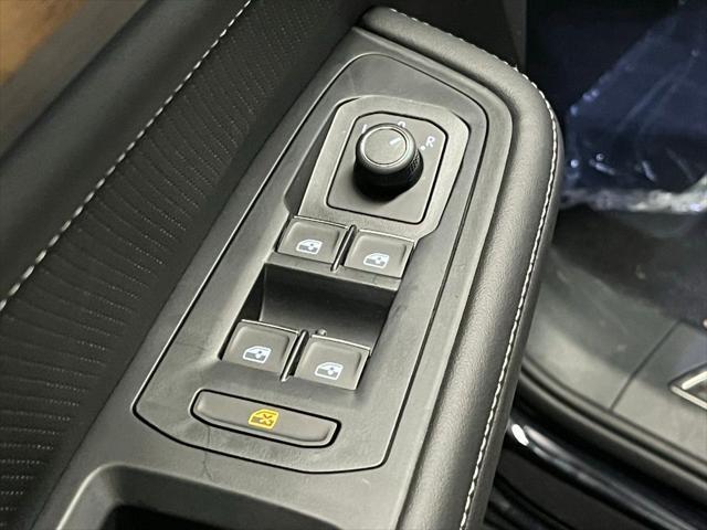 new 2025 Volkswagen Atlas car, priced at $42,140