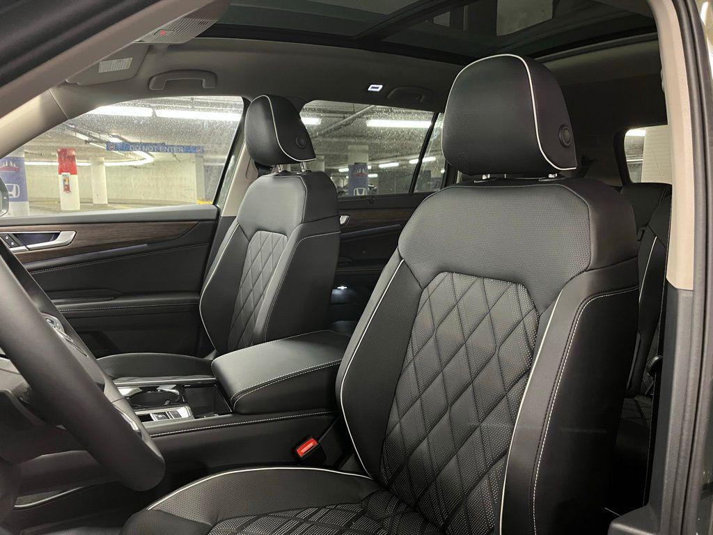 new 2026 Volkswagen Atlas car, priced at $58,410