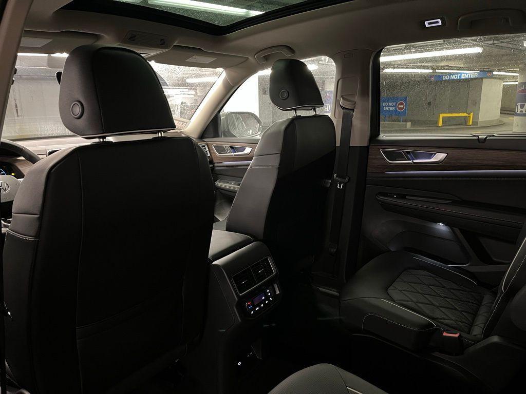 new 2026 Volkswagen Atlas car, priced at $58,410