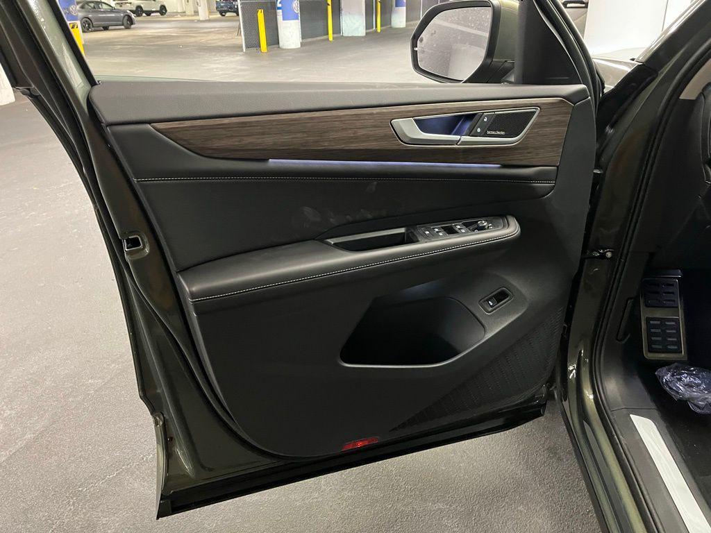 new 2026 Volkswagen Atlas car, priced at $58,410