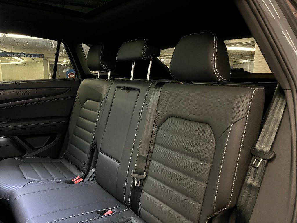 new 2026 Volkswagen Atlas Cross Sport car, priced at $53,797