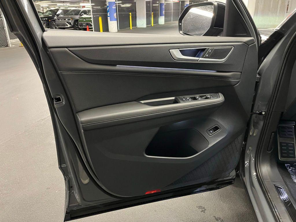 new 2026 Volkswagen Atlas Cross Sport car, priced at $53,797