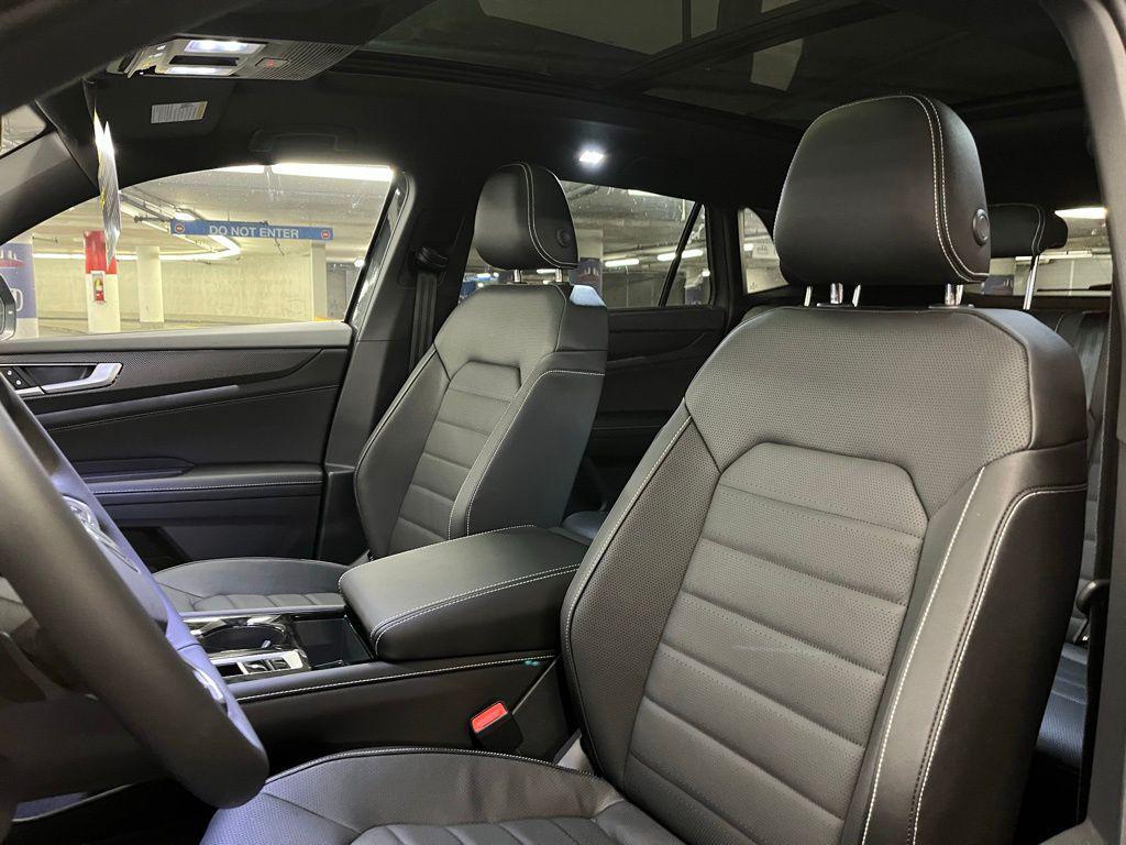 new 2026 Volkswagen Atlas Cross Sport car, priced at $53,797