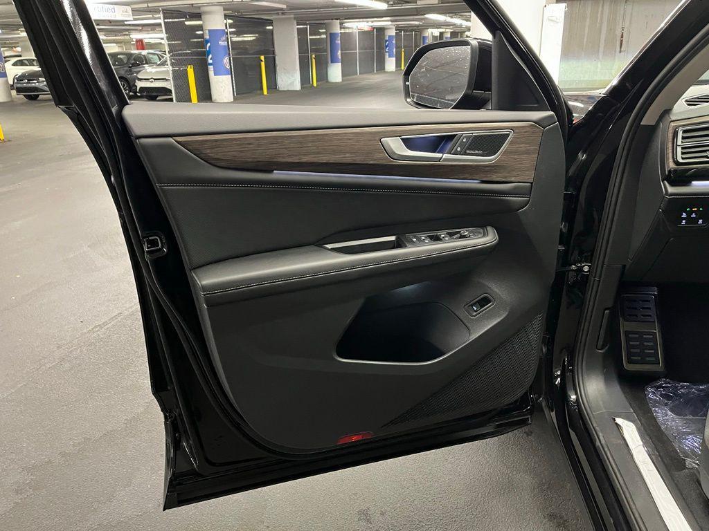 new 2026 Volkswagen Atlas car, priced at $58,062