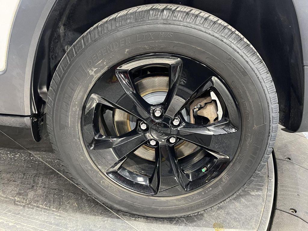 used 2017 Jeep Cherokee car, priced at $9,993
