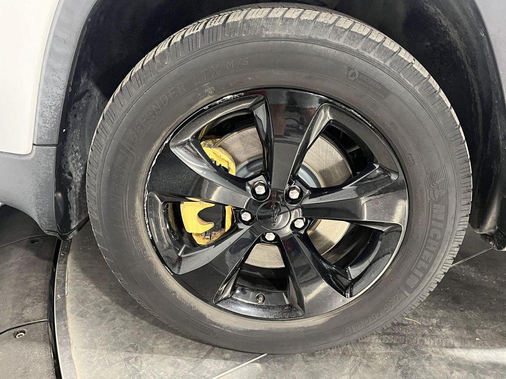 used 2017 Jeep Cherokee car, priced at $9,993