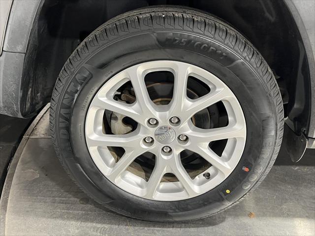 used 2018 Jeep Cherokee car, priced at $13,241