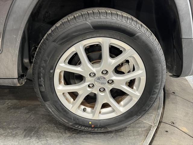used 2018 Jeep Cherokee car, priced at $13,241
