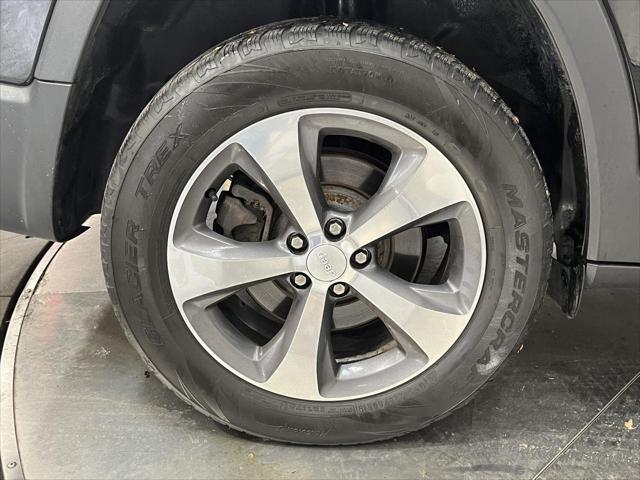 used 2019 Jeep Cherokee car, priced at $15,441