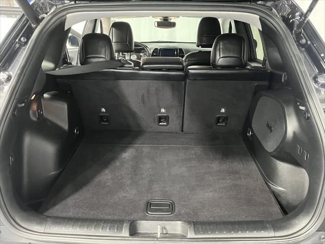 used 2019 Jeep Cherokee car, priced at $15,441