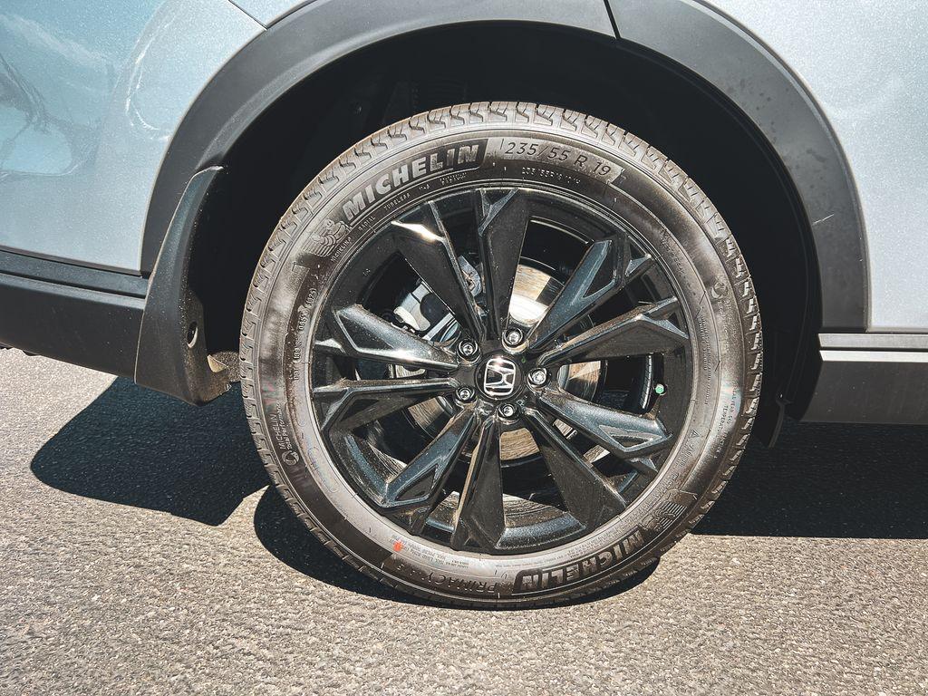 new 2026 Honda CR-V Hybrid car, priced at $43,700