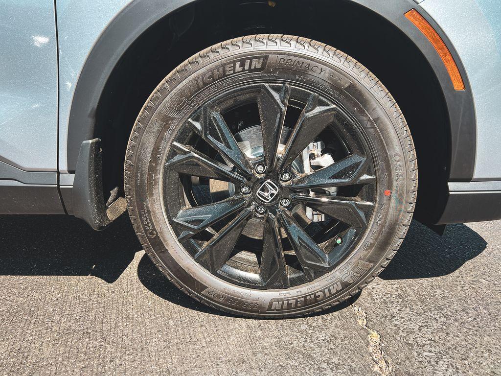 new 2026 Honda CR-V Hybrid car, priced at $43,700