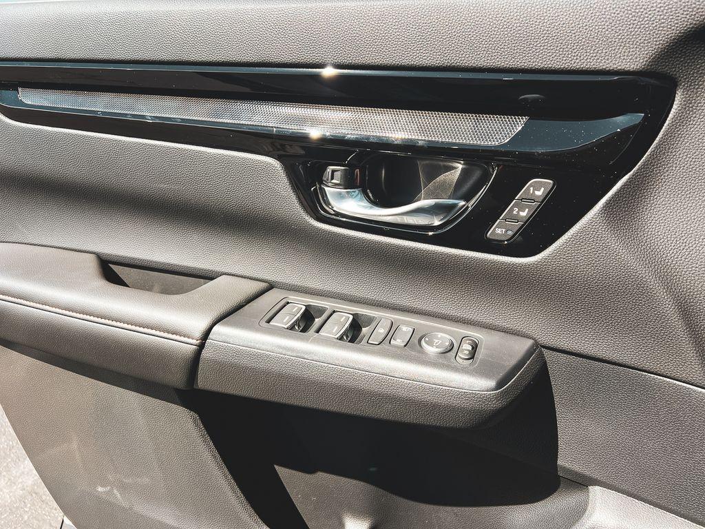 new 2026 Honda CR-V Hybrid car, priced at $43,700