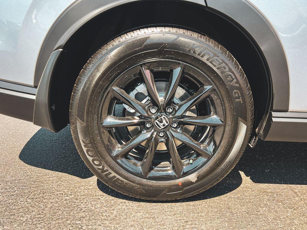 new 2026 Honda CR-V Hybrid car, priced at $38,573