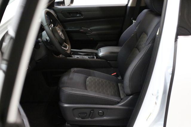 new 2025 Nissan Pathfinder car, priced at $36,427