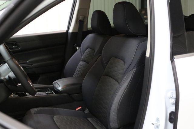 new 2025 Nissan Pathfinder car, priced at $36,427