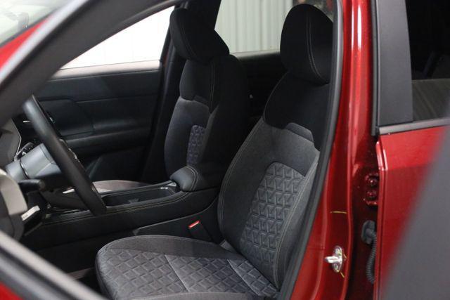 new 2025 Nissan Kicks car, priced at $27,085