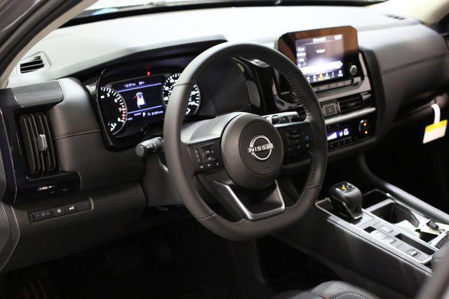 new 2025 Nissan Pathfinder car, priced at $40,728