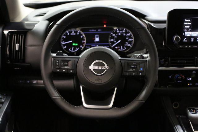 new 2025 Nissan Pathfinder car, priced at $40,728