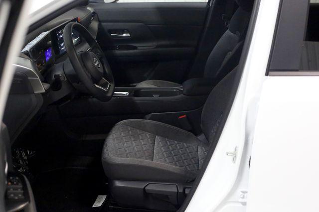 new 2025 Nissan Kicks car, priced at $28,034