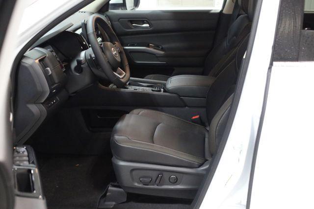 new 2025 Nissan Pathfinder car, priced at $38,988