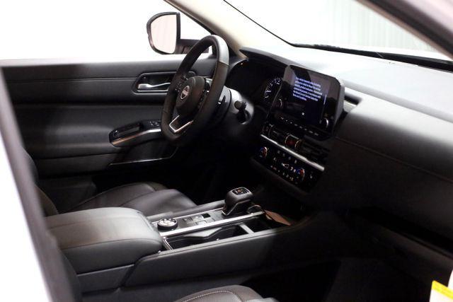 new 2025 Nissan Pathfinder car, priced at $38,988