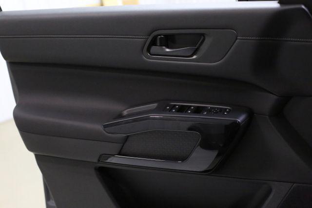 new 2025 Nissan Pathfinder car, priced at $35,923