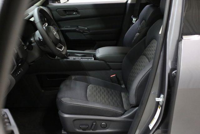 new 2025 Nissan Pathfinder car, priced at $35,923
