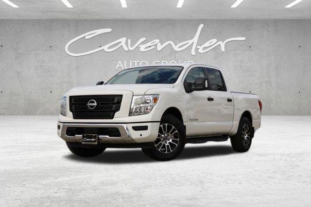 new 2024 Nissan Titan car, priced at $44,027